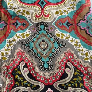 Max Studio Reversible Queen Size Duvet Cover with matching shams